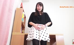 Beautiful young girl shitting