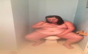 BBW babe shits in toilet