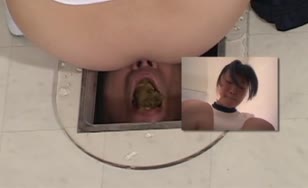 Petite japanese shits on slave