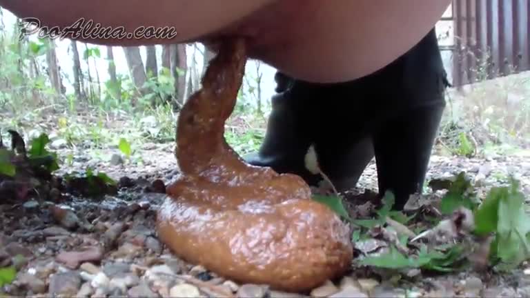 Poop In Jungle Girls - Hot pooping show in the Jungle