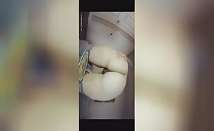 Juicy big booty lady pooping thick load in close up 