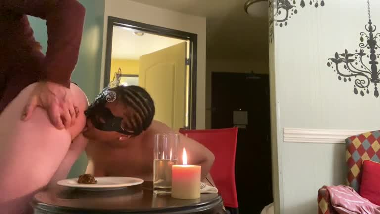 Big boobs ebony lady wants fresh plate of poop