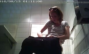 Amateur blonde wife and her homemade pooping video 