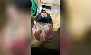Tattooed thick ass lady pissing and pooping 