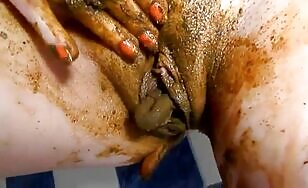 Dirty mature lady ass fngering and shitting 