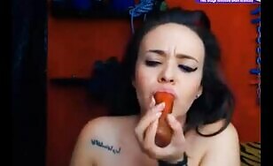 Babe scat piss and vomit on the webcam