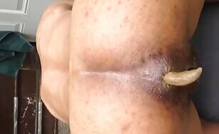 Master poop from big booty 