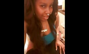 Pretty Ebony Shitting On Toilet