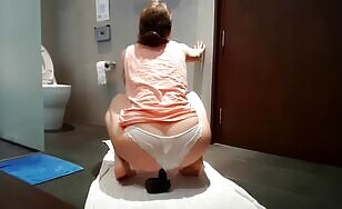 German babe shits while masturbating - 05:06