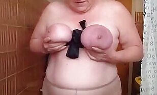 Lady Drops a Nasty Load in Pantyhose - 14:49