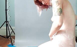 Pink Haired Babe Dumps a Load - 12:22