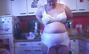 Slut Drops a Nasty Load of Shit - 05:11