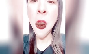 Hottie Licks Her Own Crap - 01:58