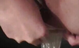 Lady Craps in a Condom - 05:54