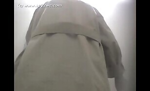 Voyeur Watches Lady Poop and Piss - 1:01:06
