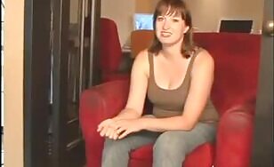 Curvy Woman Shits and Pisses - 01:00