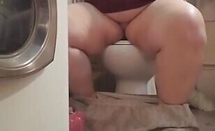 Curvy Lady Takes a Dump - 31:41