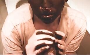 Lady Gets a Blowjob After Shitting on Her Face - 05:12