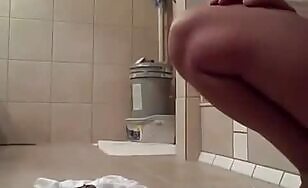 Mature Lady Craps Something Nasty - 11:23