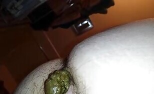 Michelle Shits Close Up - 00:32